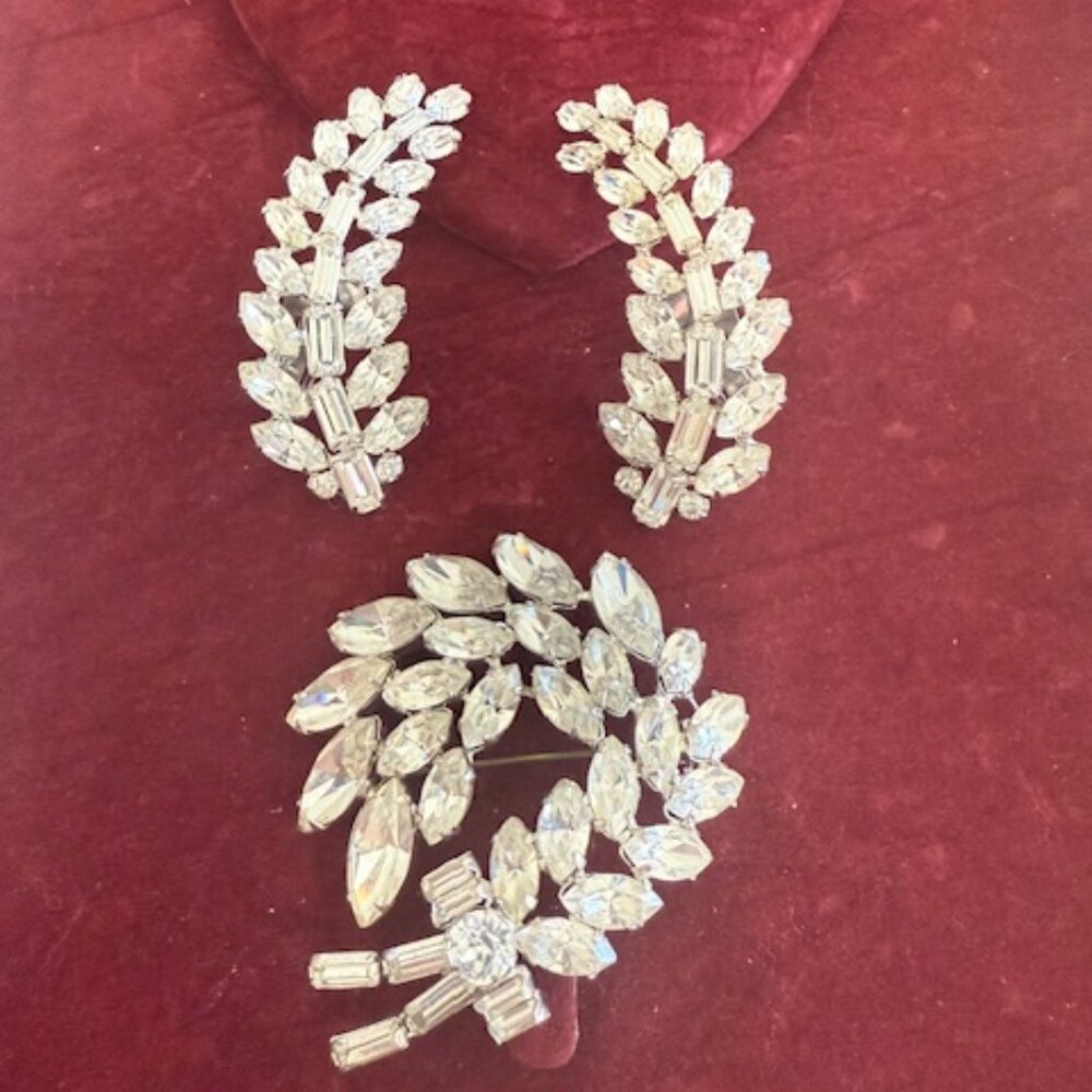 ART DECO BROOCH CRYSTAL LEAF BRANCHES AND EARRINGS